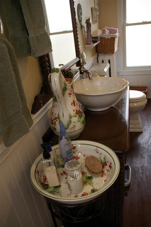Bondy House Bed & Breakfast Amherstburg 외부 사진