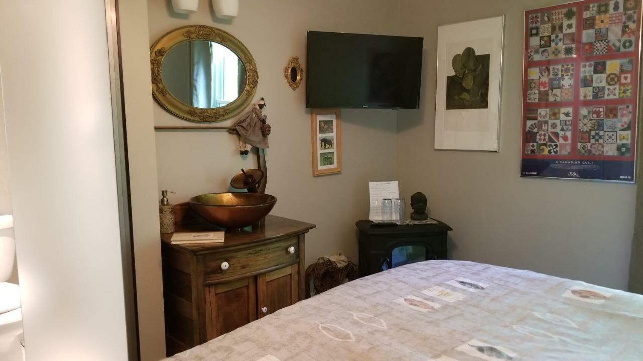 Bondy House Bed & Breakfast Amherstburg 외부 사진