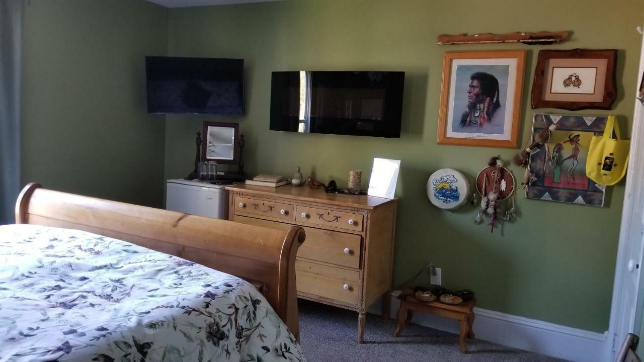 Bondy House Bed & Breakfast Amherstburg 외부 사진